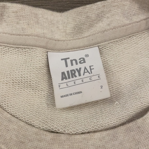 TNA airy af fleece cropped sweatshirt - Picture 3 of 3